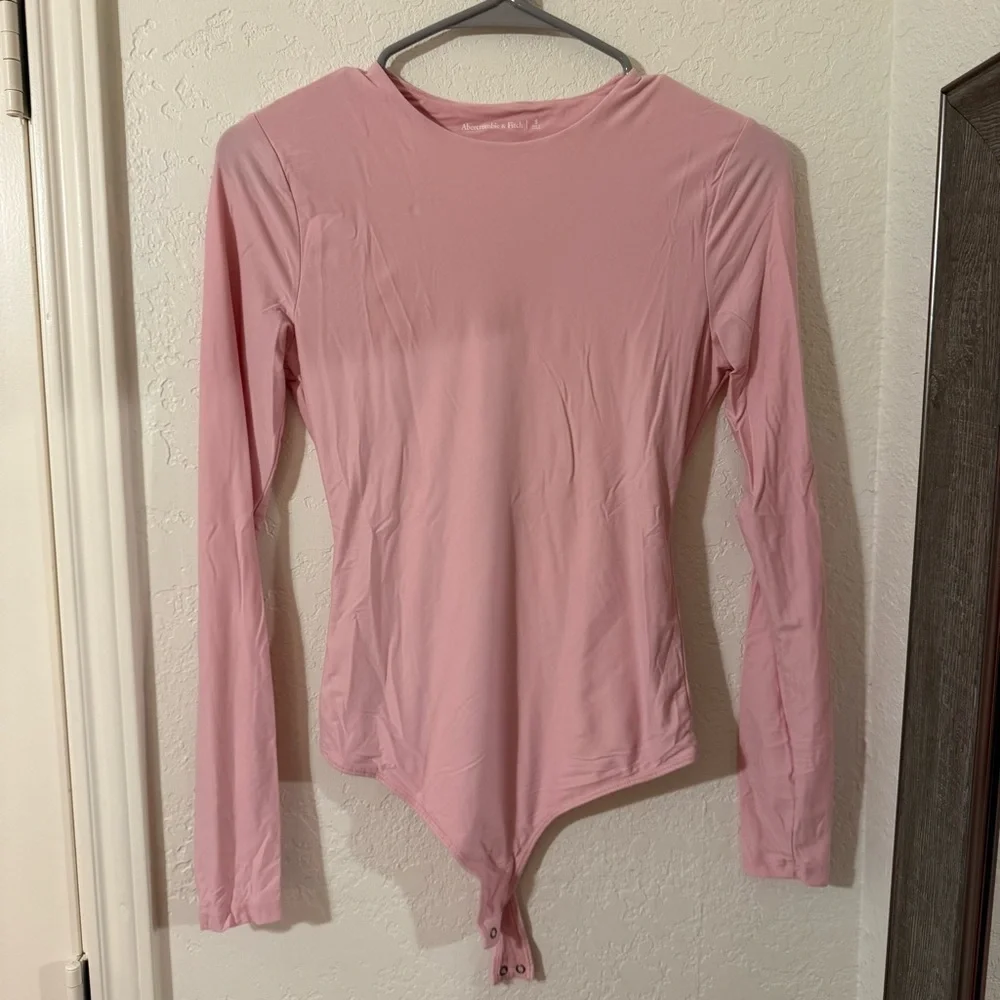 set of 3 Abercrombie long sleeve body suits - Picture 3 of 4